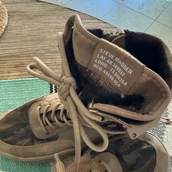Steve Madden Camo Boots - Picture 2 of 3